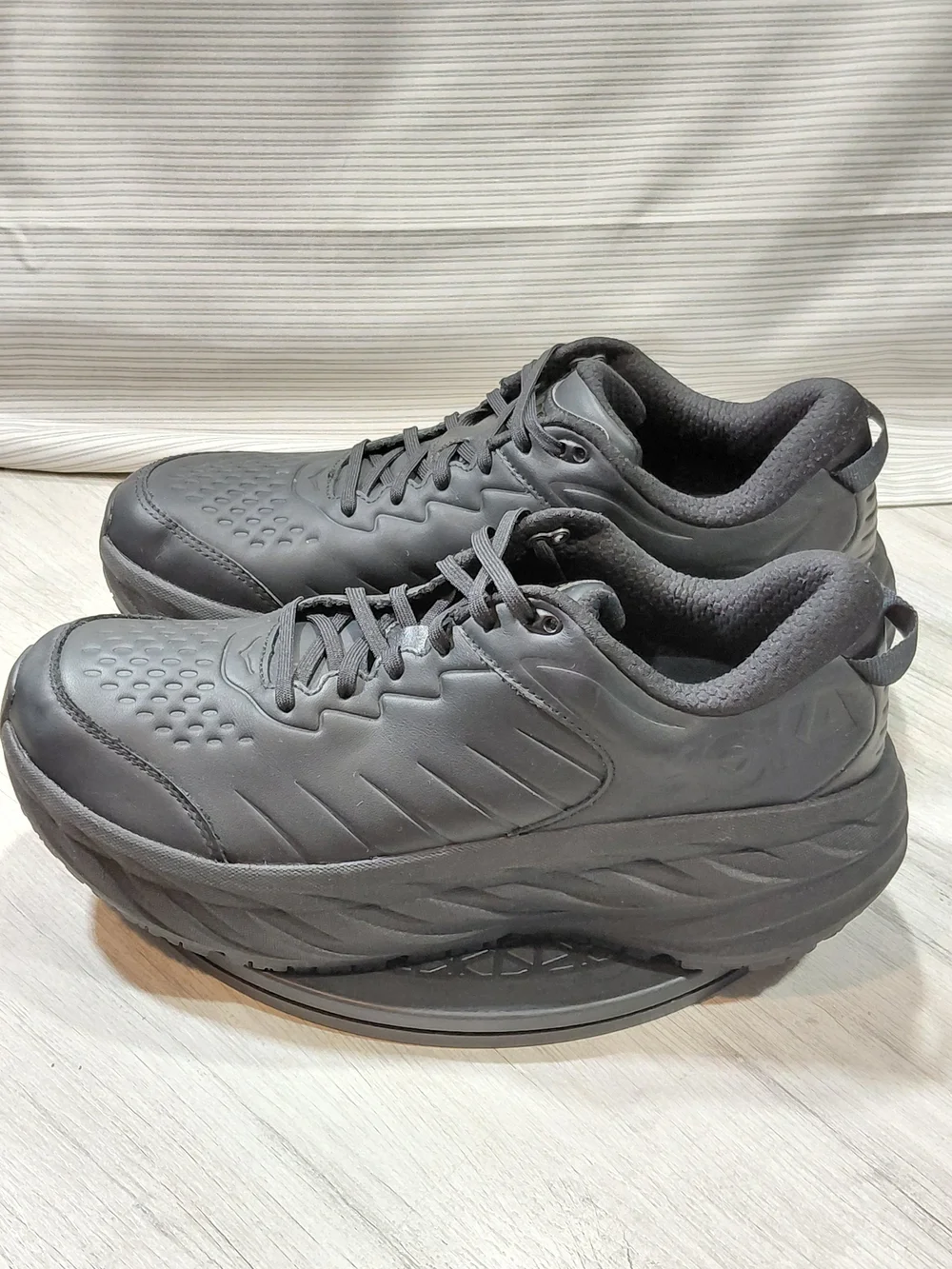 NEW HOKA Mens Bondi SR Heavy Duty Water Resistant Triple Black Leather Shoes M12